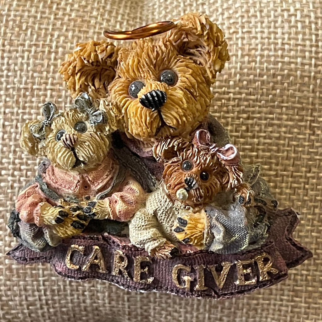 Boyds Bears Collectible Brooch Care Giver Euc 14$